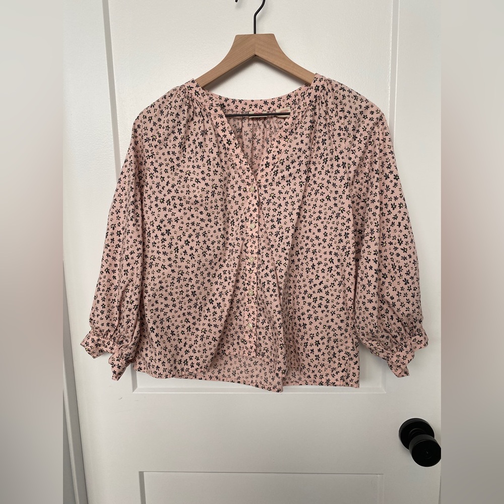 NWOT Levi XS Pink Floral Blouse